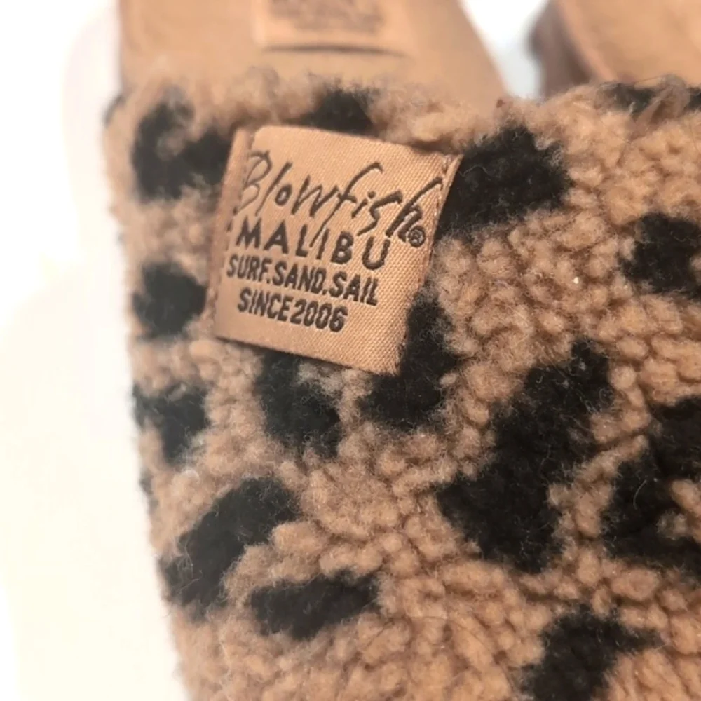 Blowfish Malibu Sherpa Women's Slides Size 9.